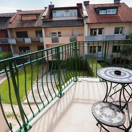 Asteria Aparthotel 3*